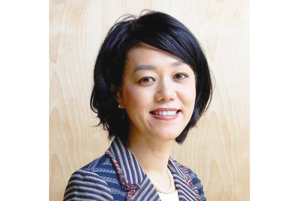 中室牧子氏